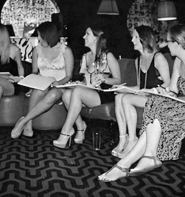 life drawing hens night
