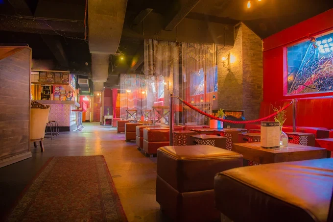 chase lounge