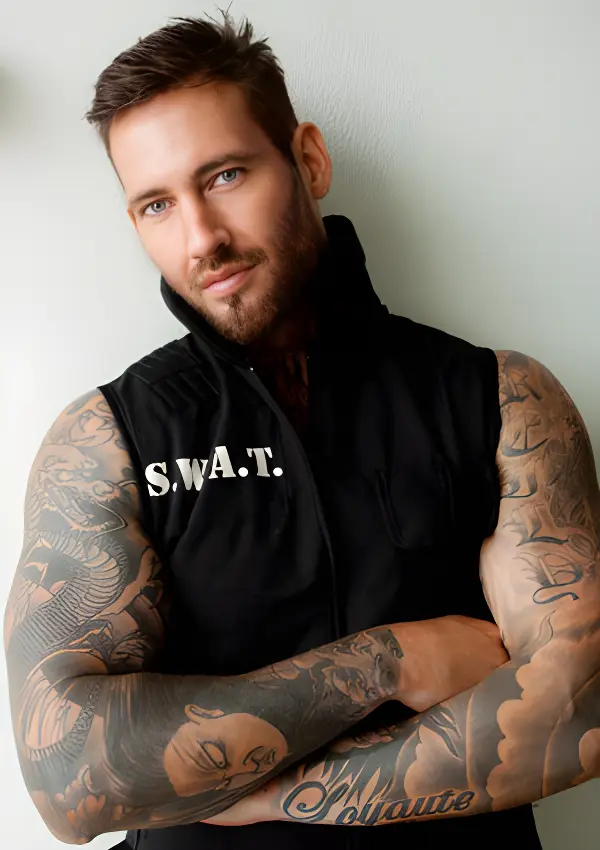 topless-waiters-gold-coast-Maximus