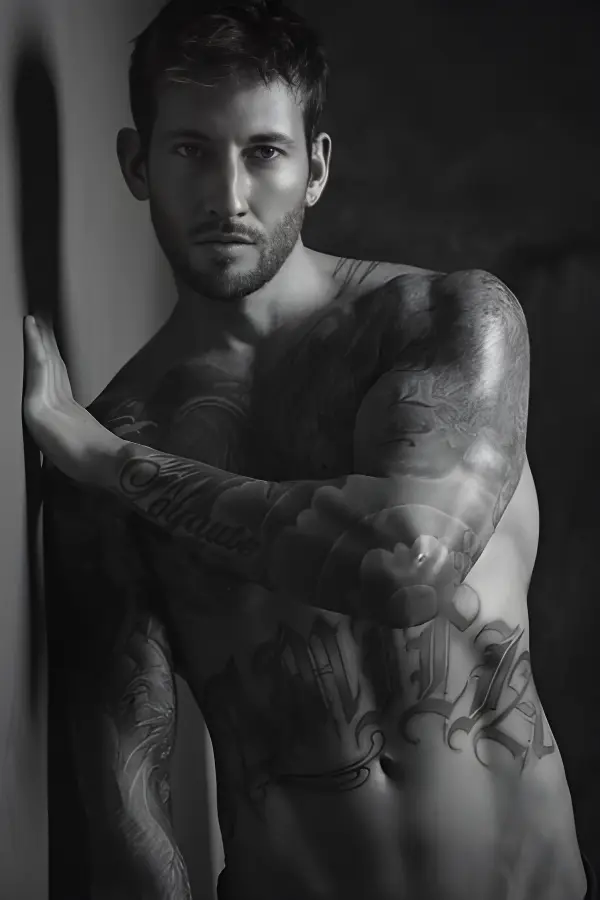 topless-waiters-gold-coast-Maximus
