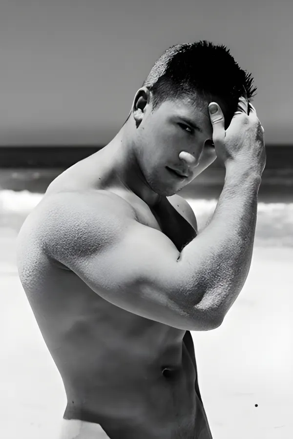 topless-waiters-brisbane-Tombe