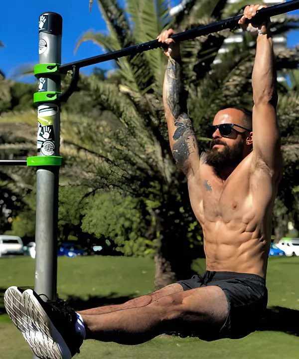 topless-waiters-brisbane-Dan G.