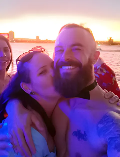 topless-waiters-brisbane-Dan G.
