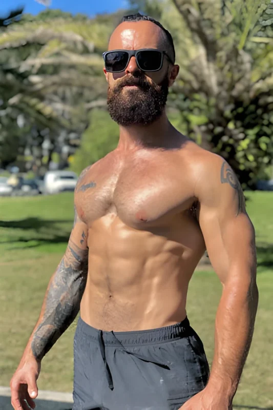 topless-waiters-brisbane-Dan G.