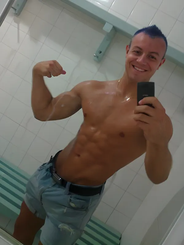 topless-waiters-brisbane-Alex C.