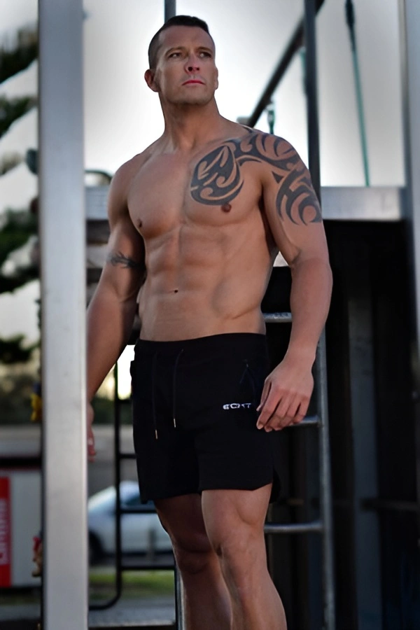 male-strippers-sydney-Mick B.