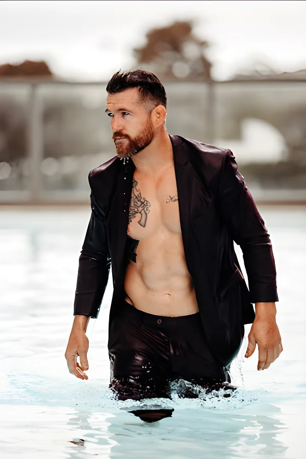male-strippers-sydney-Peter