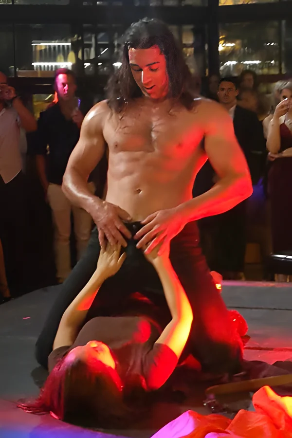 male-strippers-sydney-Ray