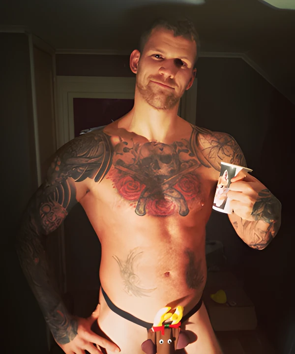male-strippers-brisbane-Jørn