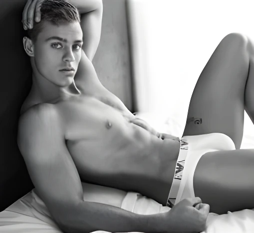 male-strippers-sydney-Aaron