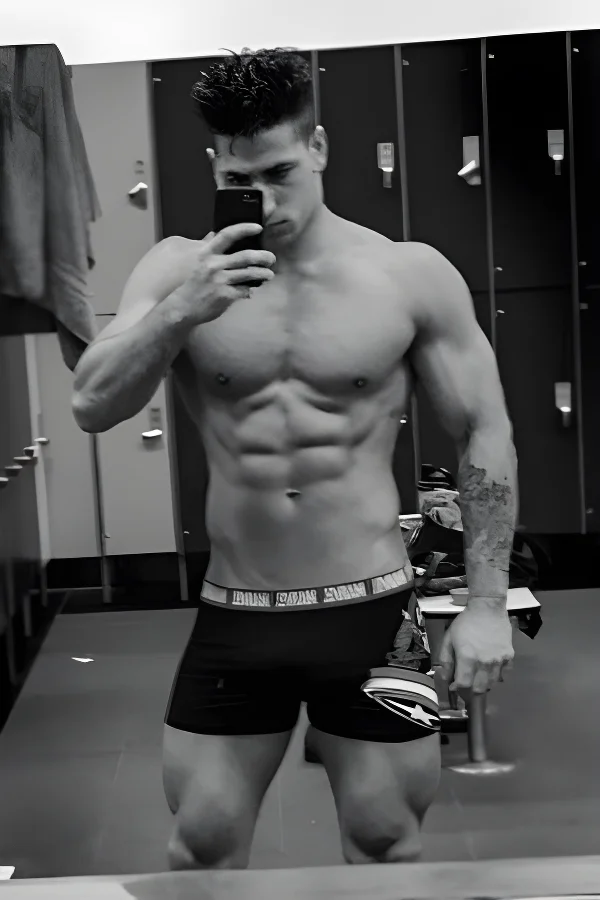 male-strippers-sydney-Levon