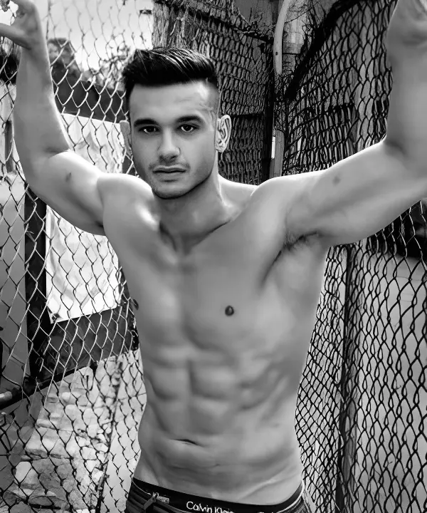 male-strippers-sydney-Luciano