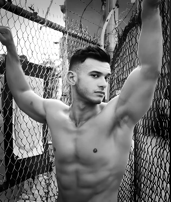male-strippers-sydney-Luciano