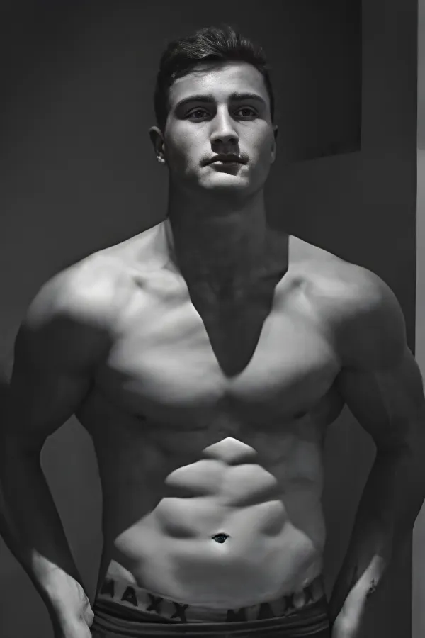 topless-waiters-melbourne-Lawrence