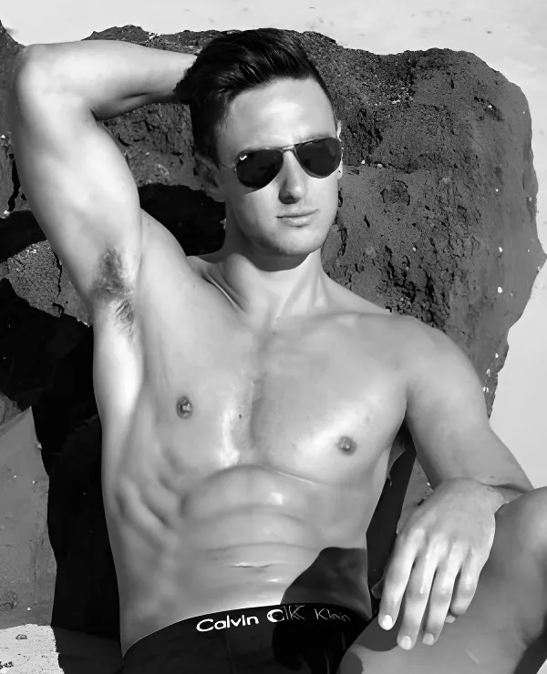 topless-waiters-melbourne-Steve M.