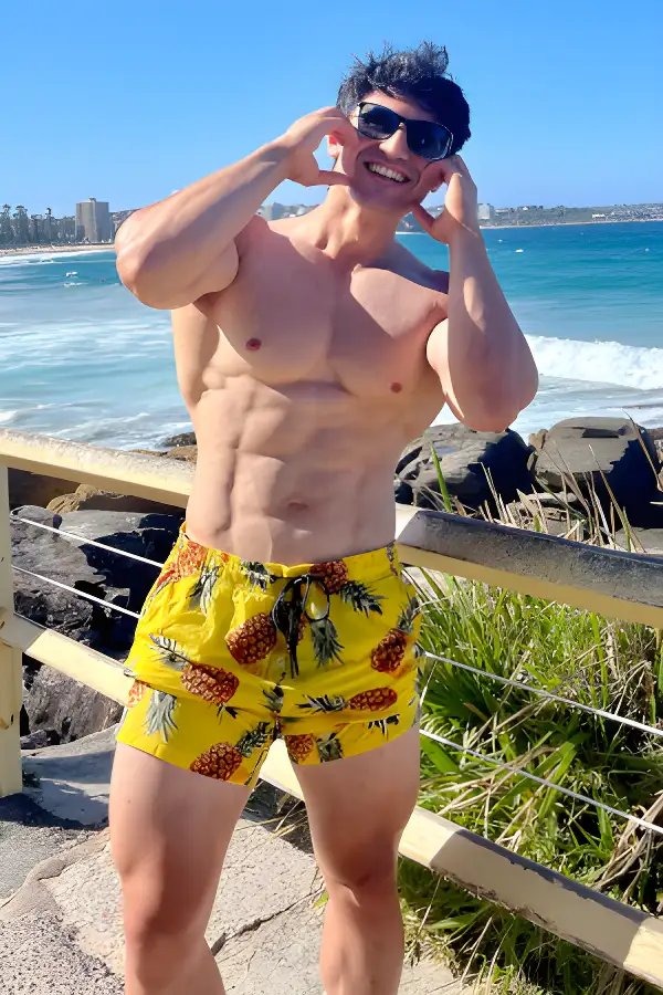 topless-waiters-melbourne-Umut