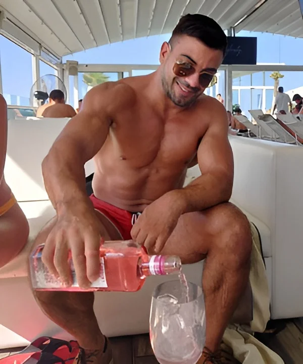 Karl, Topless Waiters in Melbourne