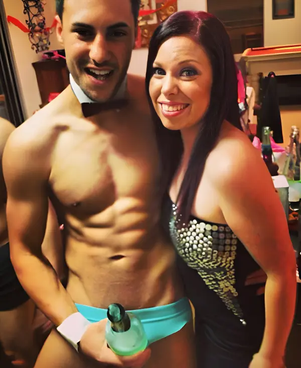 topless-waiters-perth-Calvin