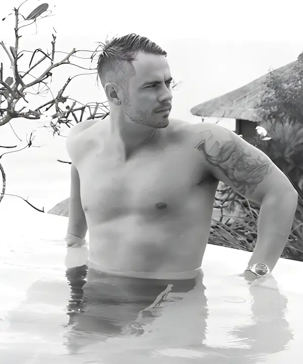 topless-waiters-perth-J-Bone