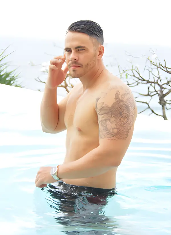 topless-waiters-perth-J-Bone