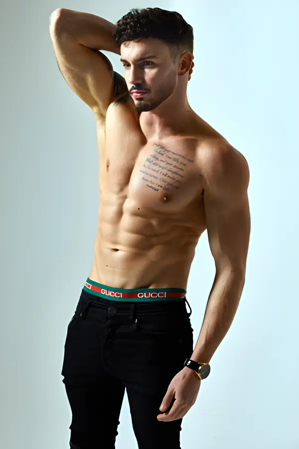 topless-waiters-perth-Kyle W.