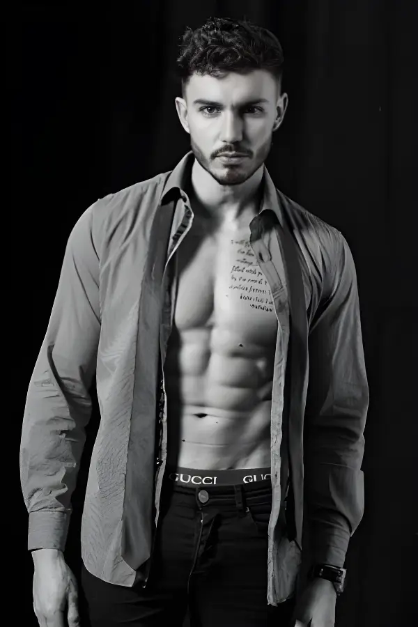 topless-waiters-perth-Kyle W.
