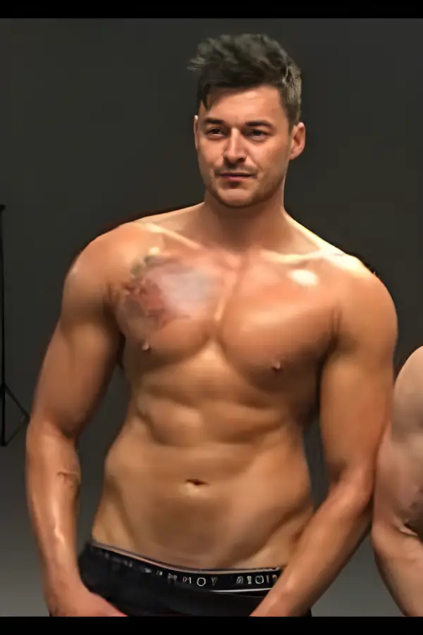topless-waiters-perth-Scotty