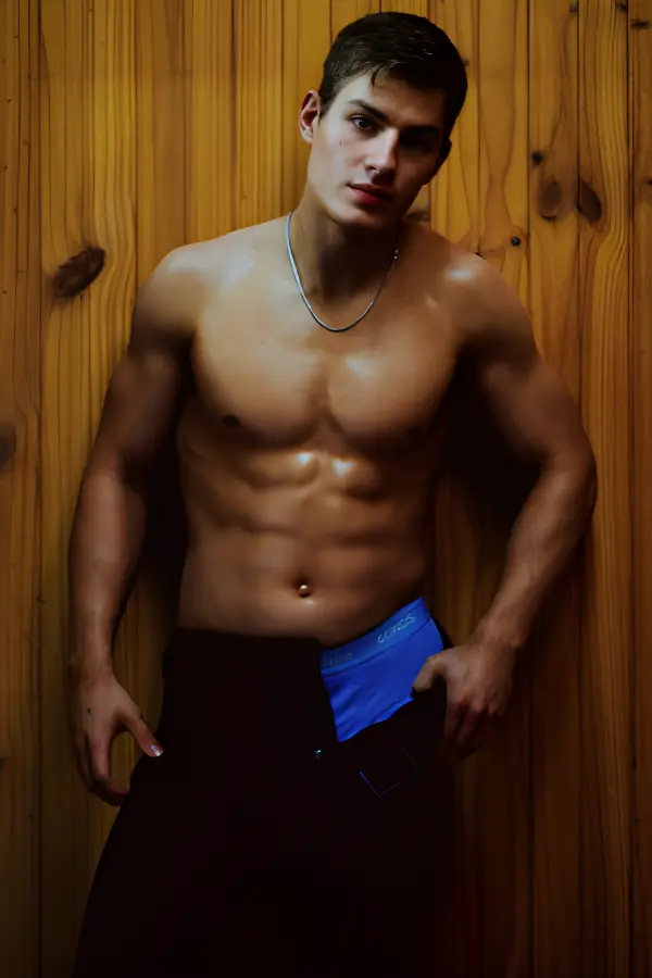 topless-waiters-perth-Vlad