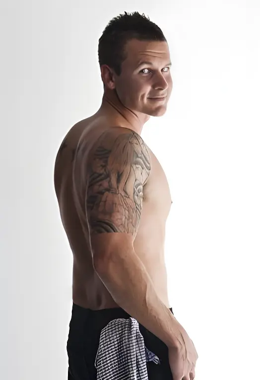 male-strippers-perth-Brad