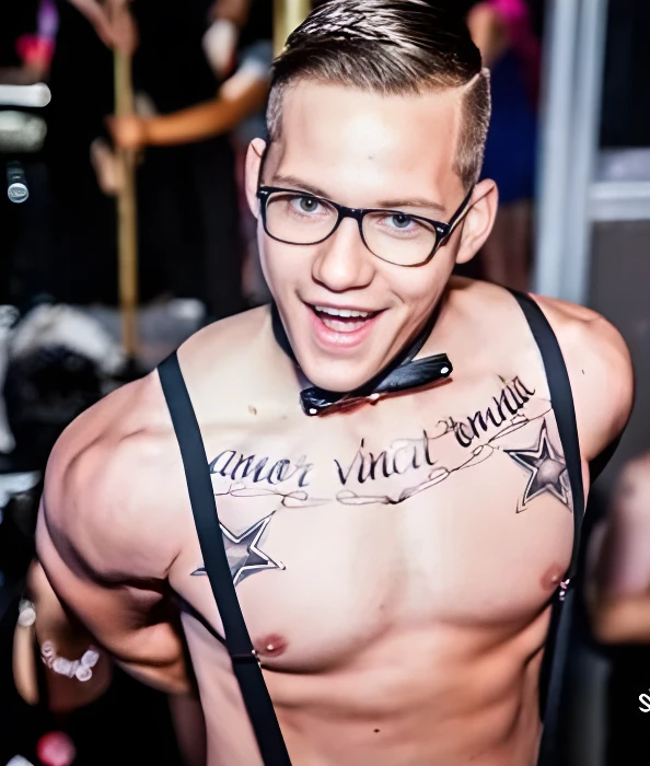 perth-topless-waiter-jaysen