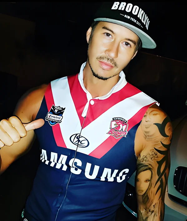 male-strippers-sydney-Darren V.