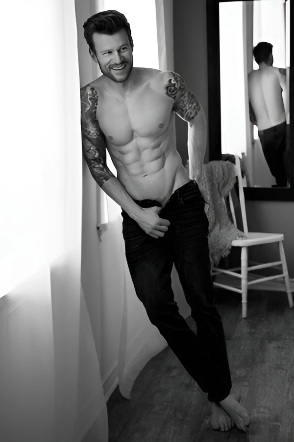 male-strippers-sydney-Ryan J.