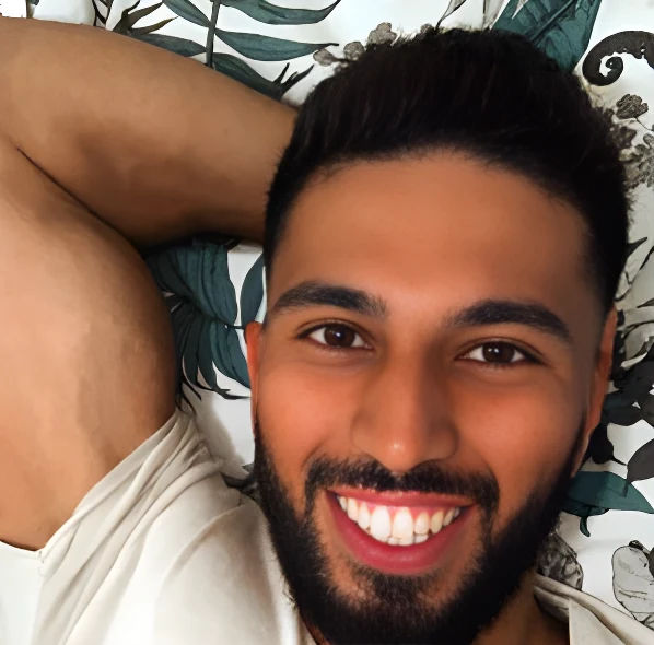 topless-waiters-sydney-Charef