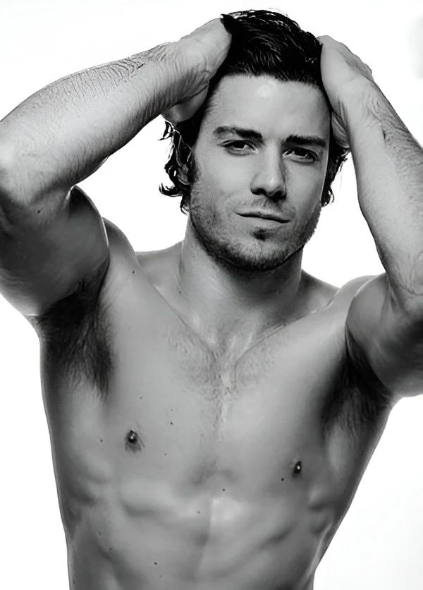 male-strippers-sydney-Chris R.