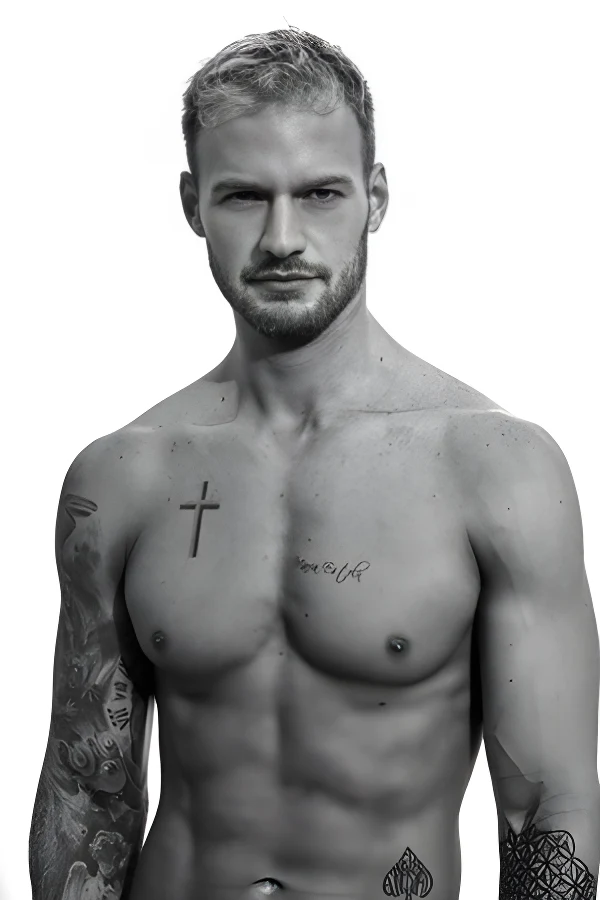 topless-waiters-sydney-Eduardo