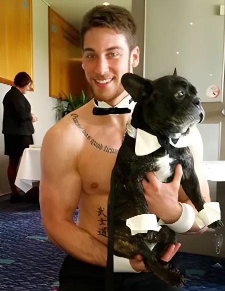 topless-waiters-brisbane-Paul