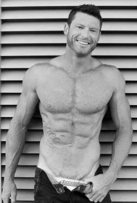 topless-waiters-sydney-Scott U.