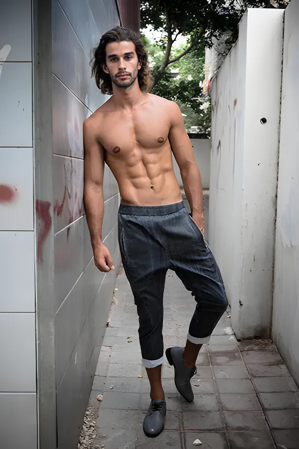 topless-waiters-sydney-Yon