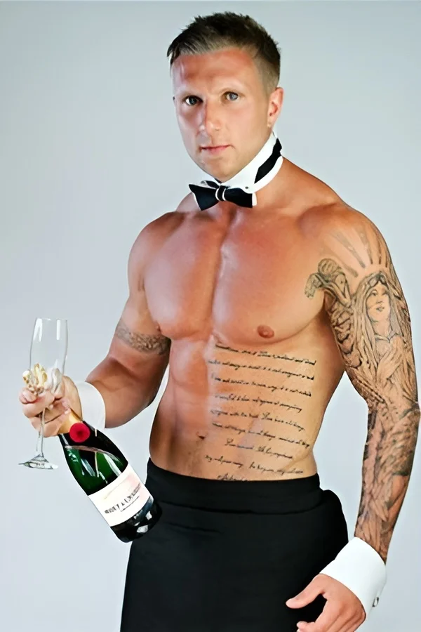 topless-waiters-sydney-Christian
