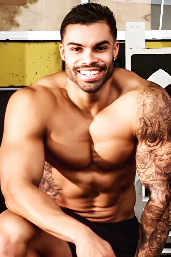 topless-waiters-brisbane-Alex G.