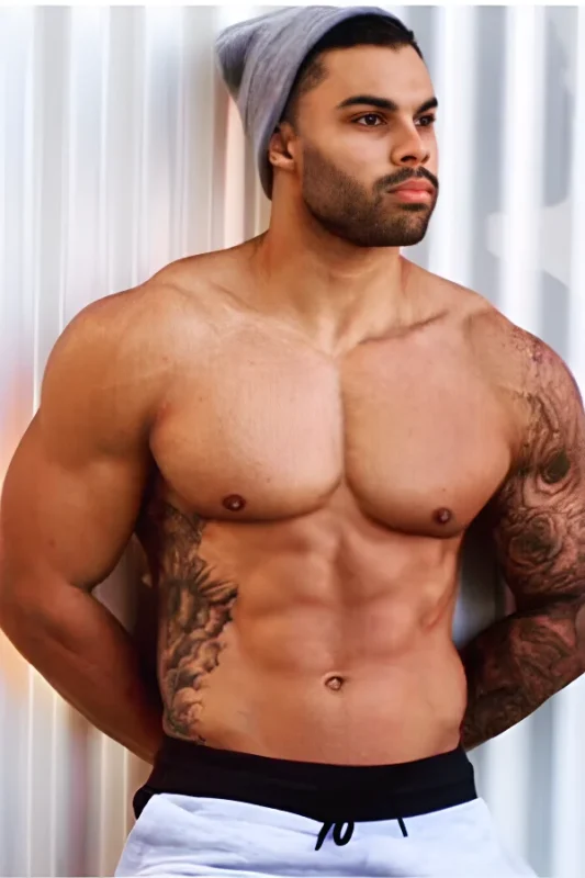 topless-waiters-brisbane-Alex G.