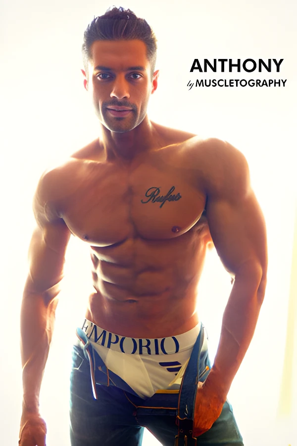 topless-waiters-sydney-Anthony R.