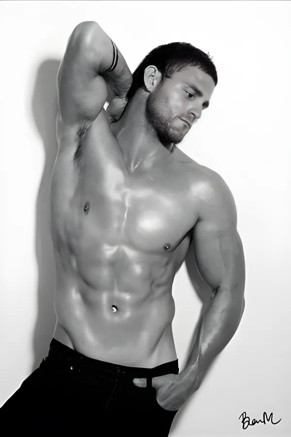 topless-waiters-sydney-Nick A.