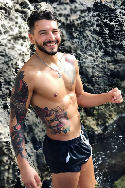 topless-waiters-sydney-Nico G.